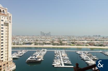 Apartment - 2 Bedrooms - 3 Bathrooms for rent in Marina Residences 6 - Marina Residences - Palm Jumeirah - Dubai