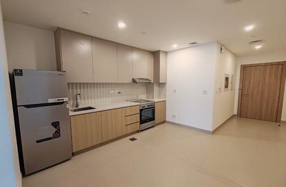 Apartment - 1 - 2 for sale in Weybridge Gardens 1 - Weybridge Gardens - Dubai Land Residence Complex - Dubai