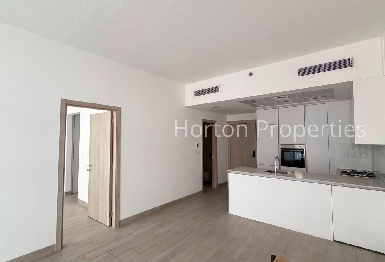 STREET VIEW I SMART HOME I CONVENIENT LOCATION photo 4