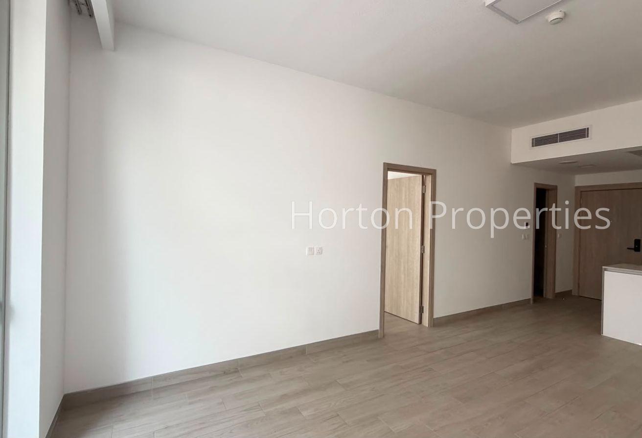 STREET VIEW I SMART HOME I CONVENIENT LOCATION photo 6