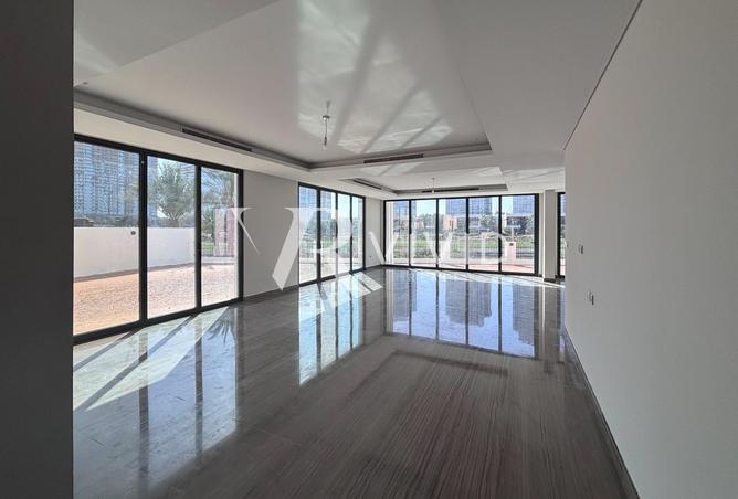 100850325 - Property Image 3