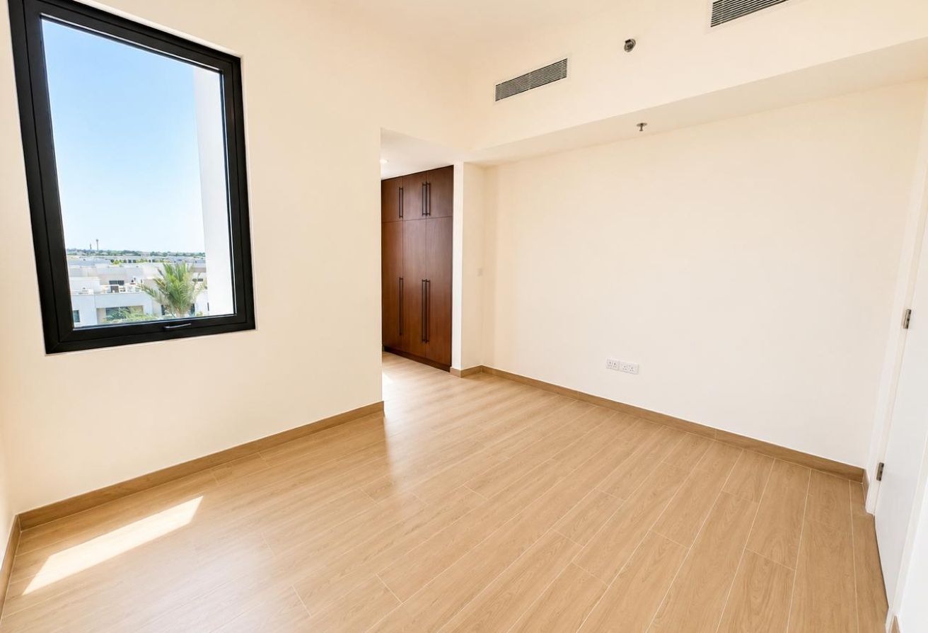 2 bedroom apartment in The Mayfair, Town Square: 6
