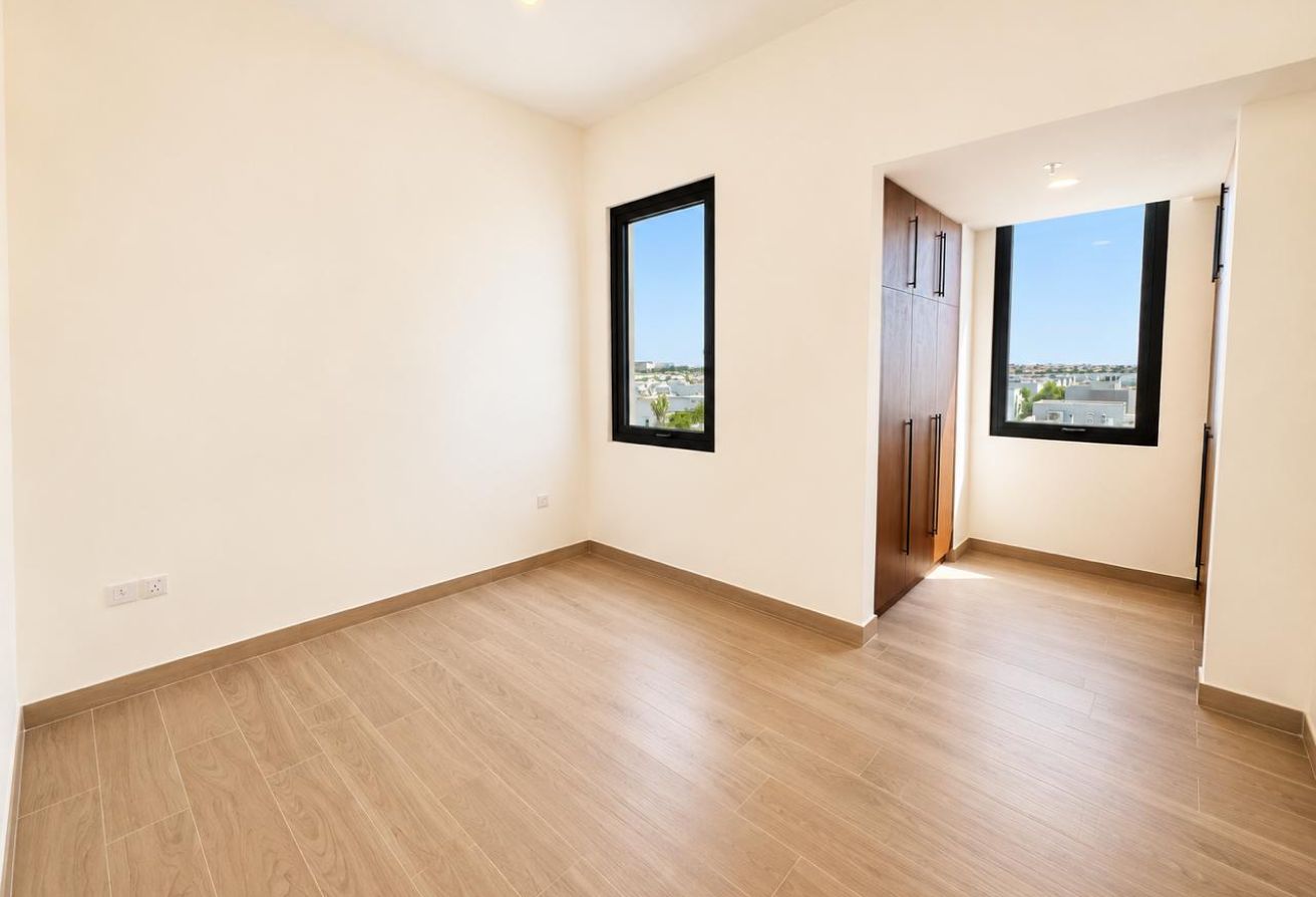 2 bedroom apartment in The Mayfair, Town Square: 7
