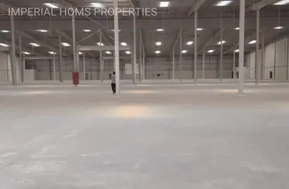 Warehouse - Studio - 2 Bathrooms for rent in Umm Al Thuoob - Umm Al Quwain