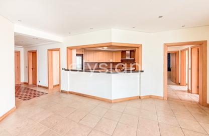 Apartment - 3 - 3 for rent in Al Basri - Shoreline Apartments - Palm Jumeirah - Dubai