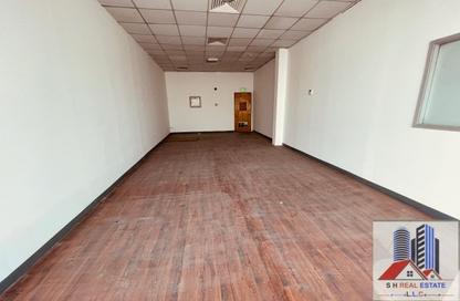 Office Space - Studio - 1 Bathroom for rent in Umm Ramool - Dubai