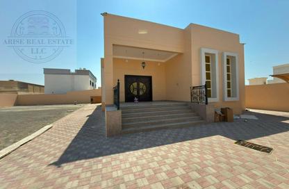 Villa - 4 - 6 for rent in Musheiref - Ajman