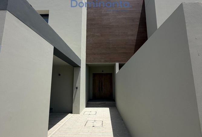96932315 - صورة العقار 2