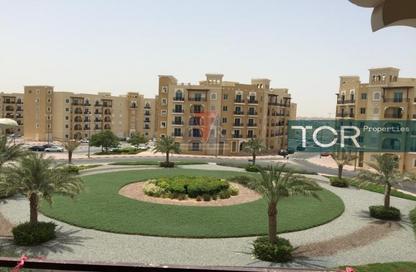شقة - غرفة نوم - 2 حمامات للايجار في EMR 05 - طراز إماراتي - المدينة العالمية - دبي