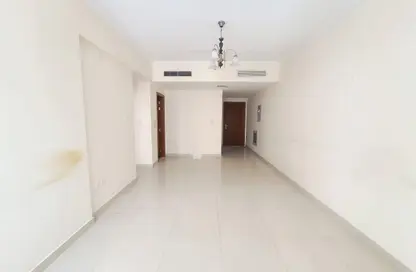 Apartment - 1 Bedroom - 2 Bathrooms for rent in Hajar Building - Muwaileh Commercial - Sharjah