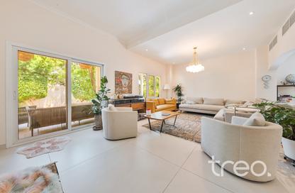 Villa - 3 Bedrooms - 4 Bathrooms for sale in Meadows 9 - Meadows - Dubai