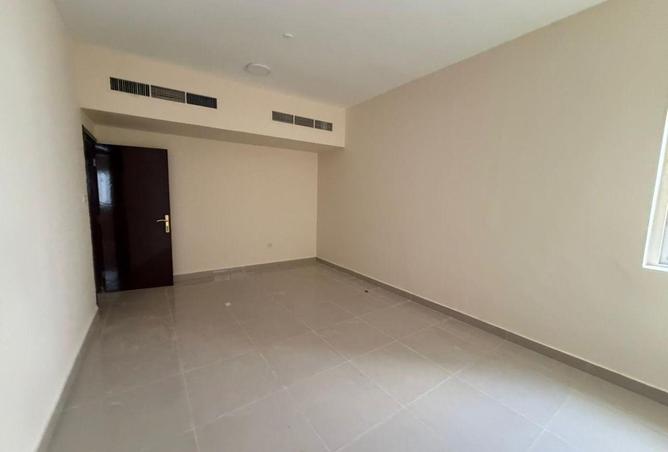 73111355 - Property Image 3