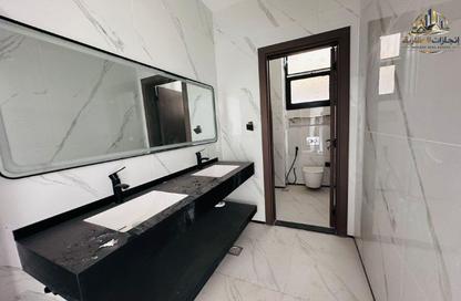 Villa - 5 Bedrooms - 7 Bathrooms for sale in Al Helio 2 - Al Helio - Ajman