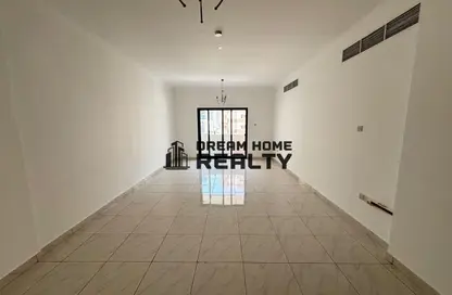 Apartment - 2 Bedrooms - 2 Bathrooms for rent in Yasmeen Tower - Al Majaz 2 - Al Majaz - Sharjah