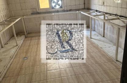 Labor Camp - Studio - 7+ Bathrooms for rent in Ali Mousa Building - Al Sajaa Industrial - Al Sajaa - Sharjah