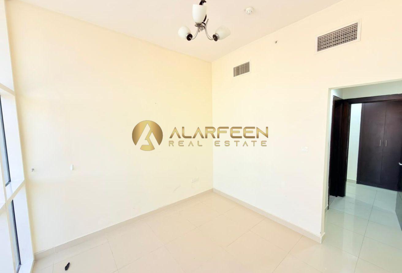 Chiller Free | Next to Park | Spacious Size photo 5
