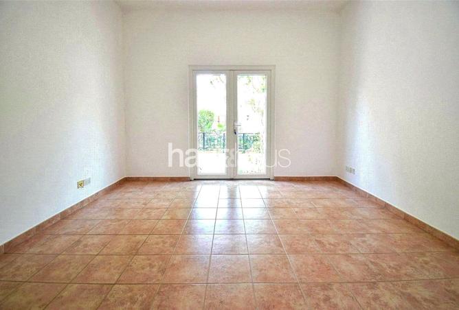 Quiet Location | Close to pool | Vacant Soon — photo 3