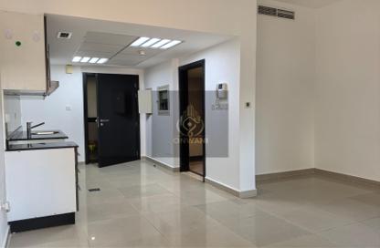 Apartment - Studio - 1 for rent in Tower 1 - Al Reef Downtown - Al Reef - Abu Dhabi Apartment - Studio - 1 for rent in Tower 1 - Al Reef Downtown - Al Reef - Abu Dhabi