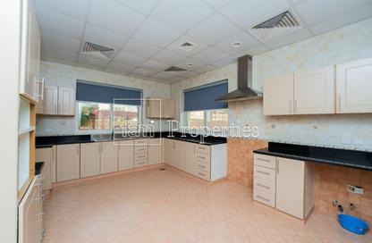 Villa - 5 Bedrooms - 6 Bathrooms for rent in The Centro - The Villa - Dubai
