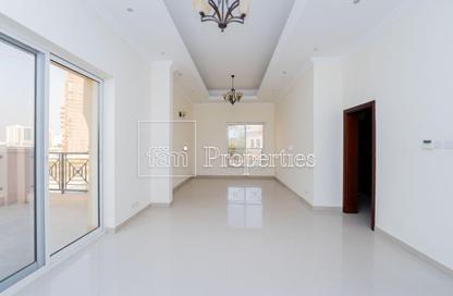 Villa - 5 Bedrooms - 6 Bathrooms for rent in The Centro - The Villa - Dubai