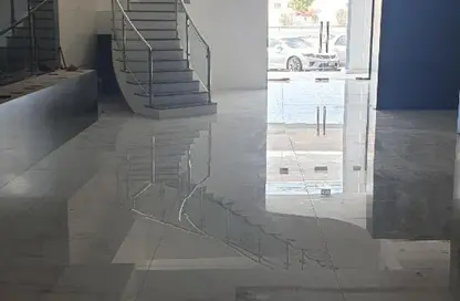 Shop - Studio - 6 Bathrooms for rent in Al Manara - Dubai