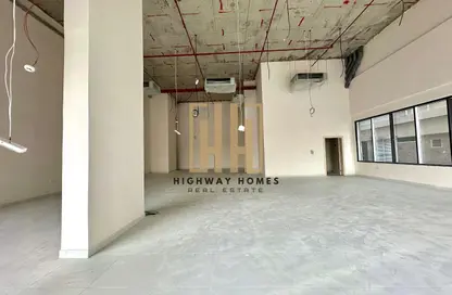 Shop - Studio - 2 Bathrooms for rent in Muwaileh 29 Building - Muwaileh - Sharjah