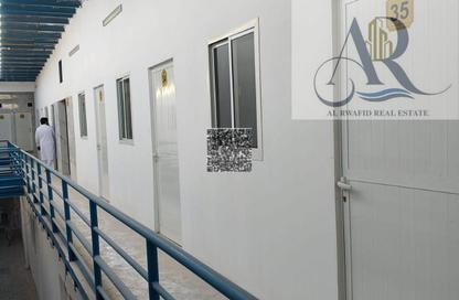 سكن عمال - استوديو - 7+ للايجار في مبنى الياسمين - المنطقة الصناعية 6 - المنطقة الصناعية بالشارقة - الشارقة