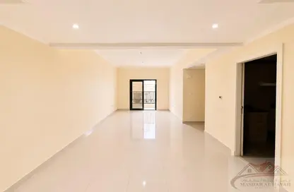 Apartment - 3 Bedrooms - 3 Bathrooms for rent in Muweileh Community - Muwaileh Commercial - Sharjah