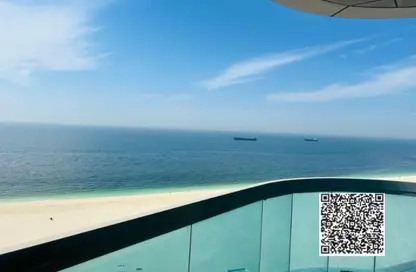 شقة - 3 غرف نوم - 4 حمامات للبيع في برج الكورنيش - طريق كورنيش عجمان - عجمان