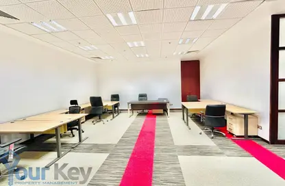 Office Space - Studio - 1 Bathroom for rent in Crescent Towers - Al Khalidiya - Abu Dhabi