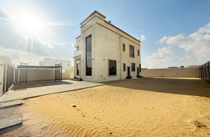 Villa - 4 Bedrooms - 5 Bathrooms for rent in Al Aweer 1 - Al Aweer - Dubai