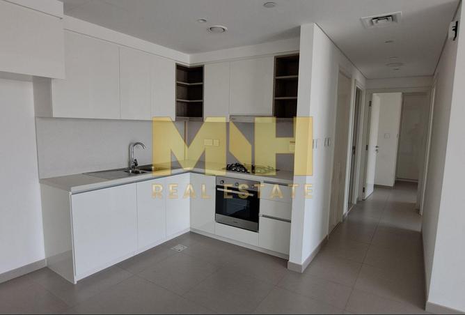 Modern 2-BR Apartment in Downtown Views2 | vacant photo 3