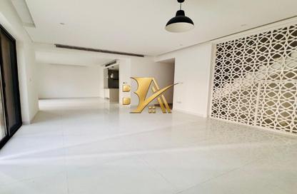 Villa - 5 Bedrooms - 5 Bathrooms for rent in Bloomingdale - Dubai Sports City - Dubai
