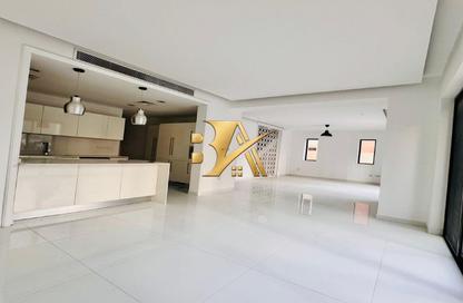 Villa - 5 Bedrooms - 5 Bathrooms for rent in Bloomingdale - Dubai Sports City - Dubai