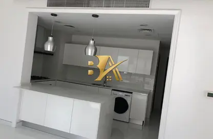 Villa - 5 Bedrooms - 5 Bathrooms for rent in Bloomingdale - Dubai Sports City - Dubai