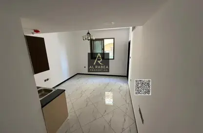 Apartment - 1 Bathroom for rent in Al Jurf 2 - Al Jurf - Ajman Downtown - Ajman