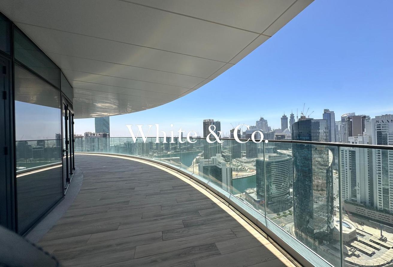 Panoramic Views | 4 Bedroom | Vacant Now photo 3