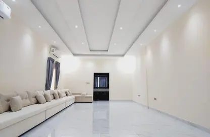 Villa - 5 Bedrooms - 5 Bathrooms for rent in Al Mowaihat 3 - Al Mowaihat - Ajman