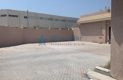 Villa - 5 - 5 for rent in Al Mankhool - Bur Dubai - Dubai