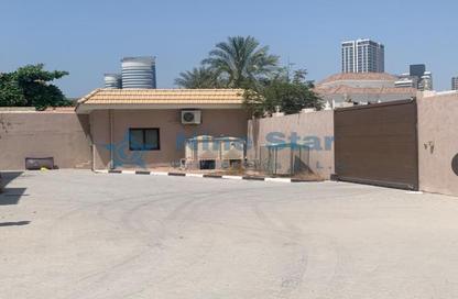 Villa - 5 - 5 for rent in Al Mankhool - Bur Dubai - Dubai