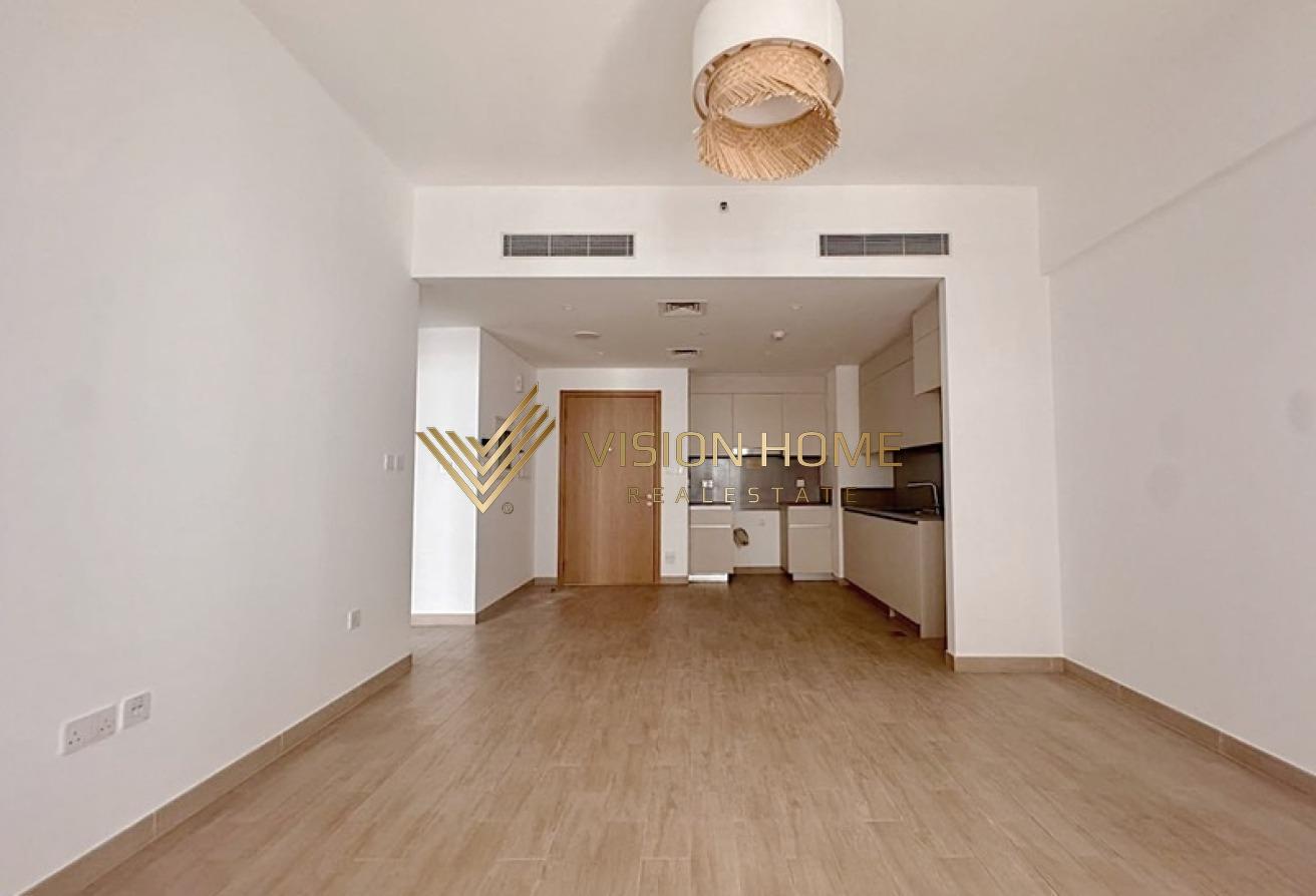 LOW FLOOR | VACANT | BEACH ACCESS photo 9