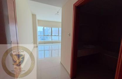 Apartment - 2 Bedrooms - 3 Bathrooms for rent in Al Owais Building - Al Khan - Sharjah