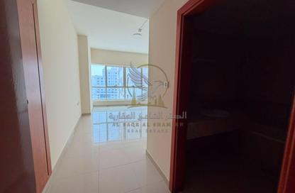 Apartment - 2 Bedrooms - 3 Bathrooms for rent in Al Owais Building - Al Khan - Sharjah Apartment - 2 Bedrooms - 3 Bathrooms for rent in Al Owais Building - Al Khan - Sharjah
