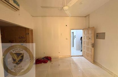 Apartment - Studio - 1 Bathroom for rent in Muweileh Community - Muwaileh Commercial - Sharjah