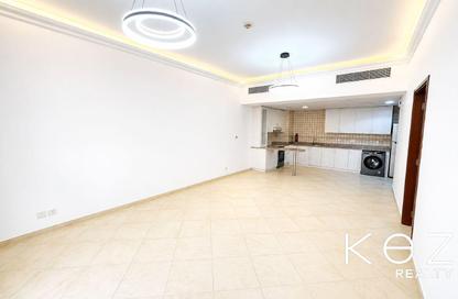Apartment - 1 - 2 for rent in Weston Court 2 - Weston Court - Motor City - Dubai