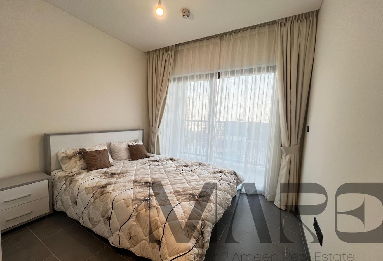 Furnished | Swimming Pool View | Mid Floor photo 5