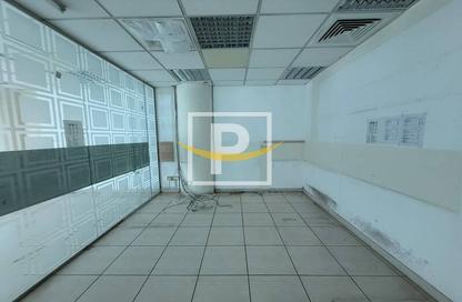 Office Space - Studio - 1 Bathroom for rent in Al Karama - Dubai