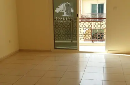Apartment - 1 Bathroom for rent in Building IC1-EMR-05 - Emirates Cluster - International City - Dubai