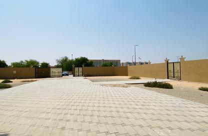 Villa - 5 - 7 for rent in Al Jurf 1 - Al Jurf - Ajman