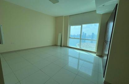 Apartment - 3 Bedrooms - 4 Bathrooms for rent in Al Khan Corniche - Al Khan - Sharjah